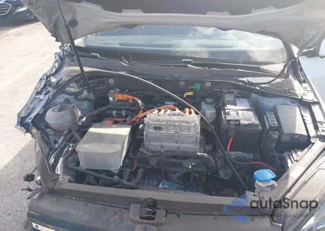 2017 Volkswagen E-Golf Sel Premium from USA, damaged, VIN WVWPR7AUXHW950213